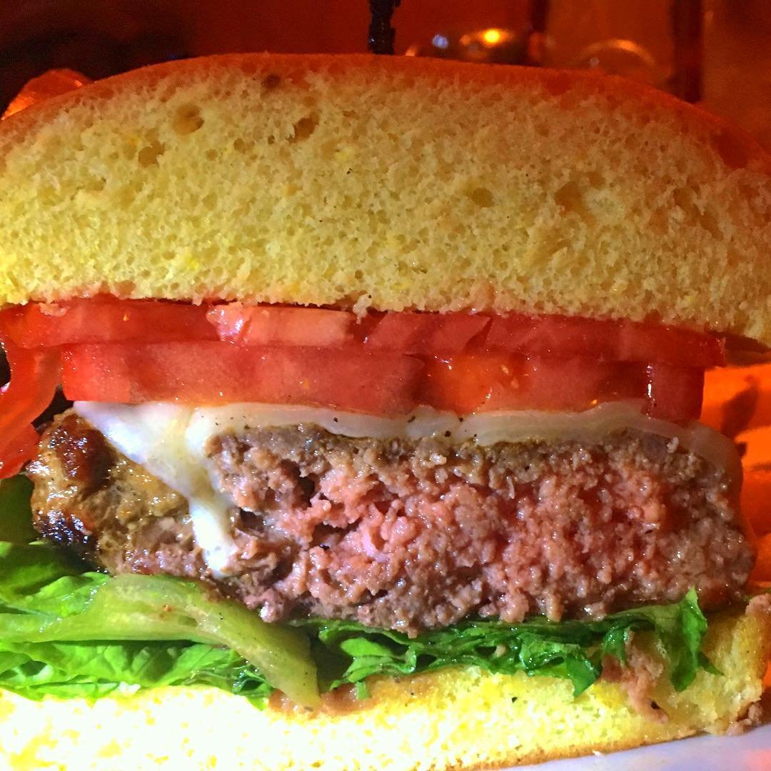 Cheeseburger at Johnny Dee’s Lounge